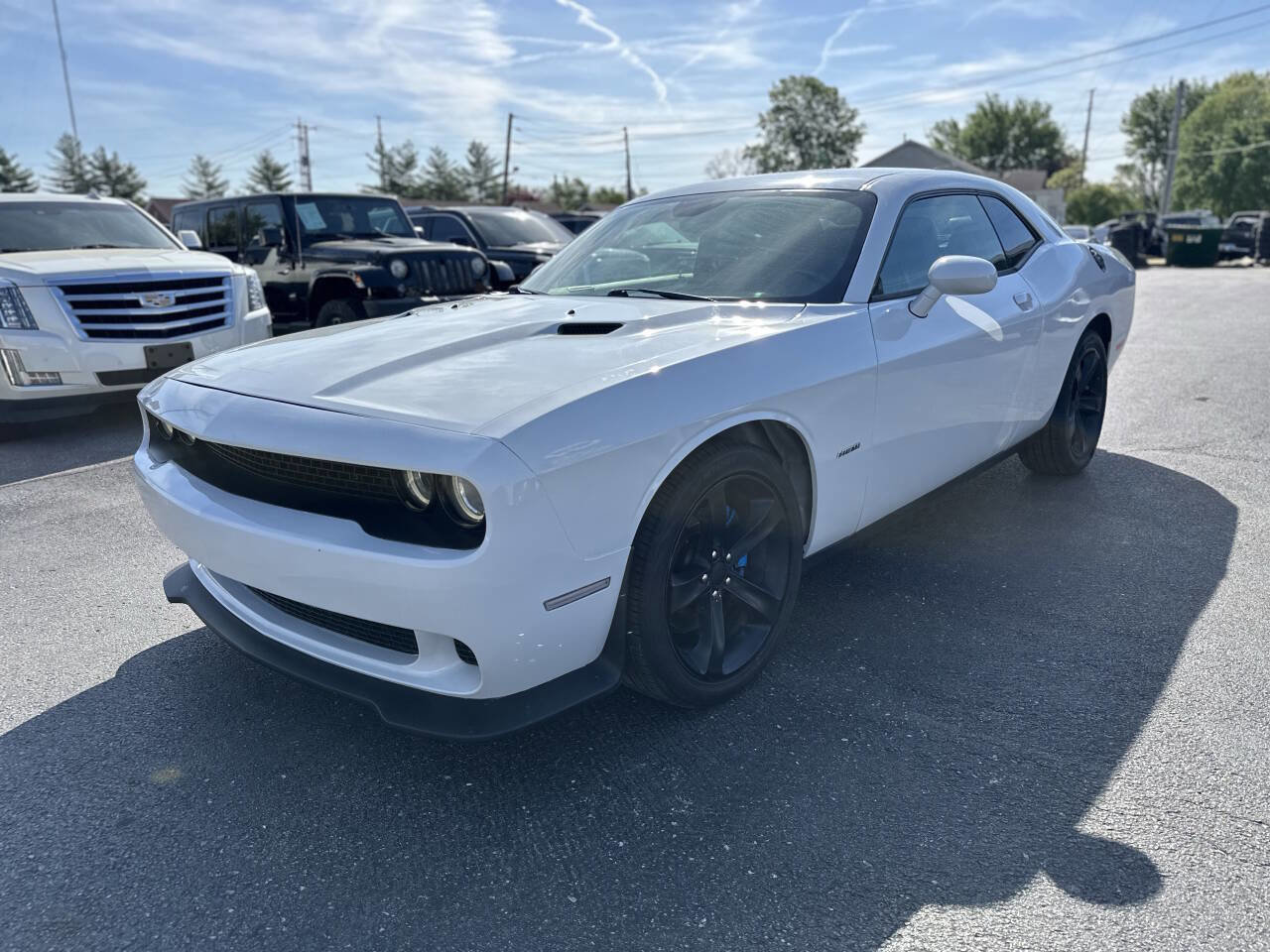 Used 2017 Dodge Challenger R/T image 3