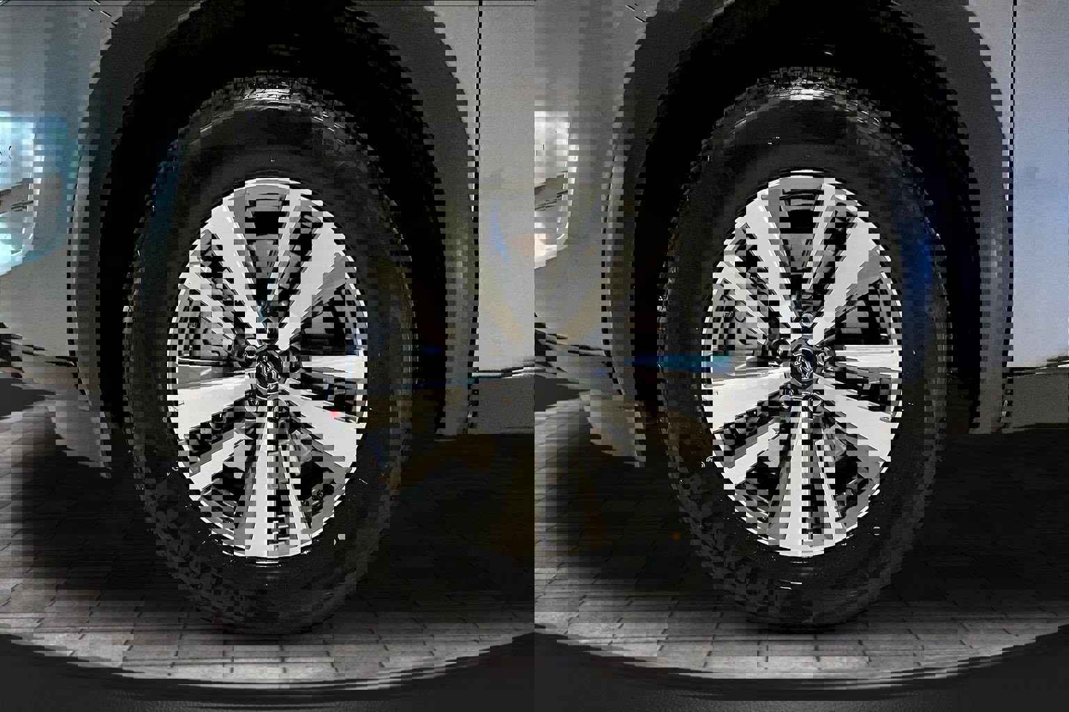 Used 2025 Nissan Pathfinder SL image 34