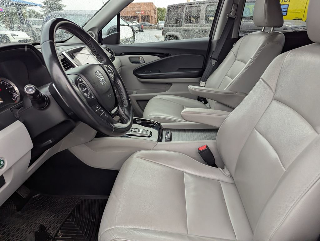 Used 2017 Honda Pilot Touring image 27