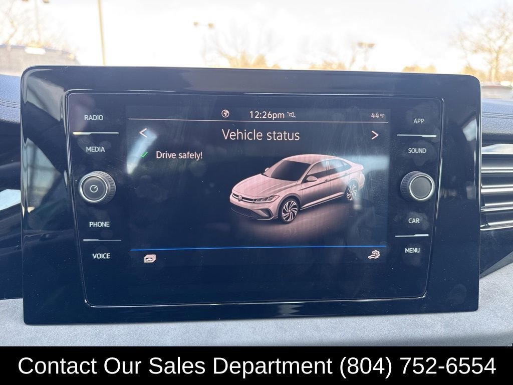 Used 2025 Volkswagen Jetta SE FWD image 19