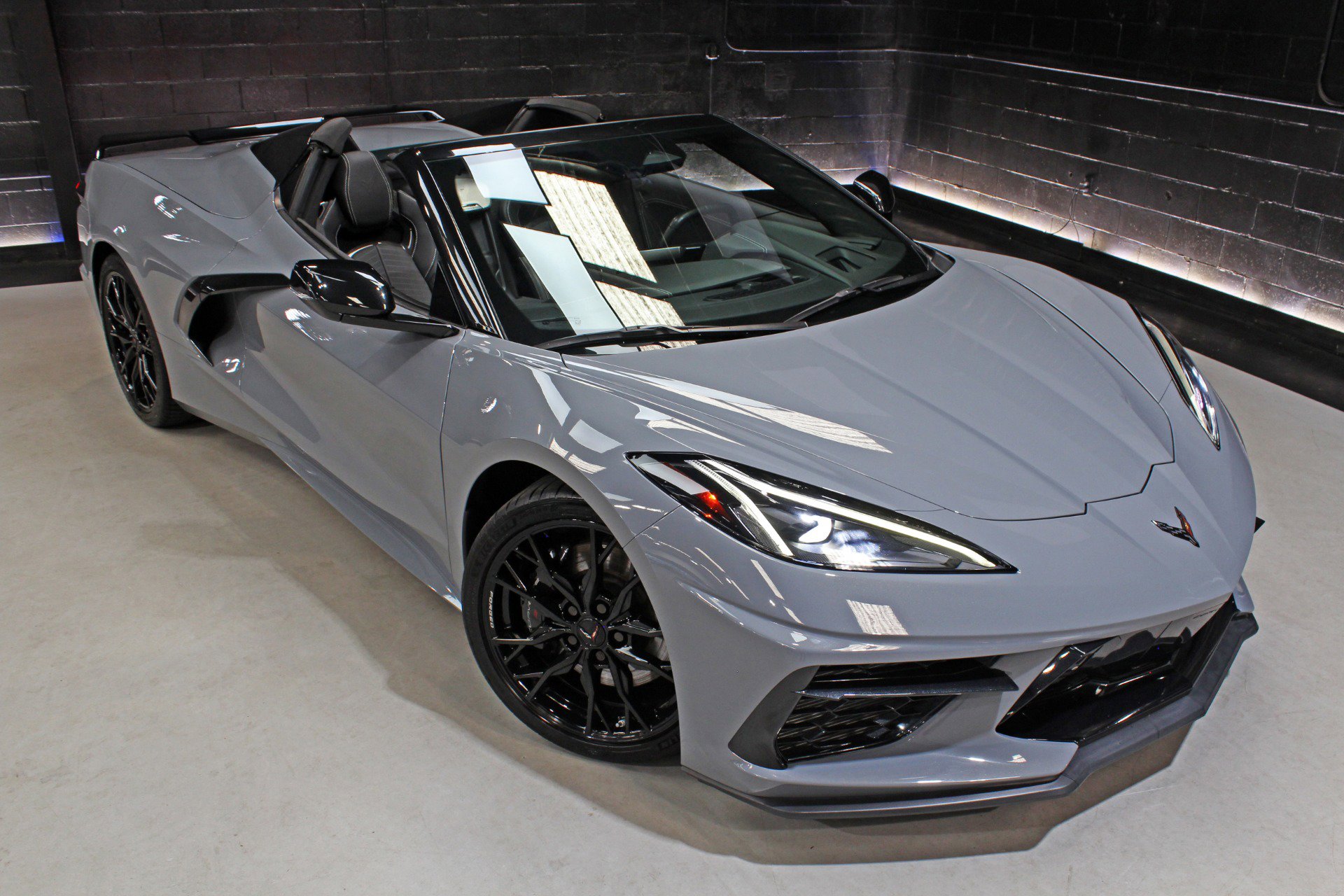 Used 2024 Chevrolet Corvette Stingray Premium Conv w/ Z51 Performance Package RWD image 16
