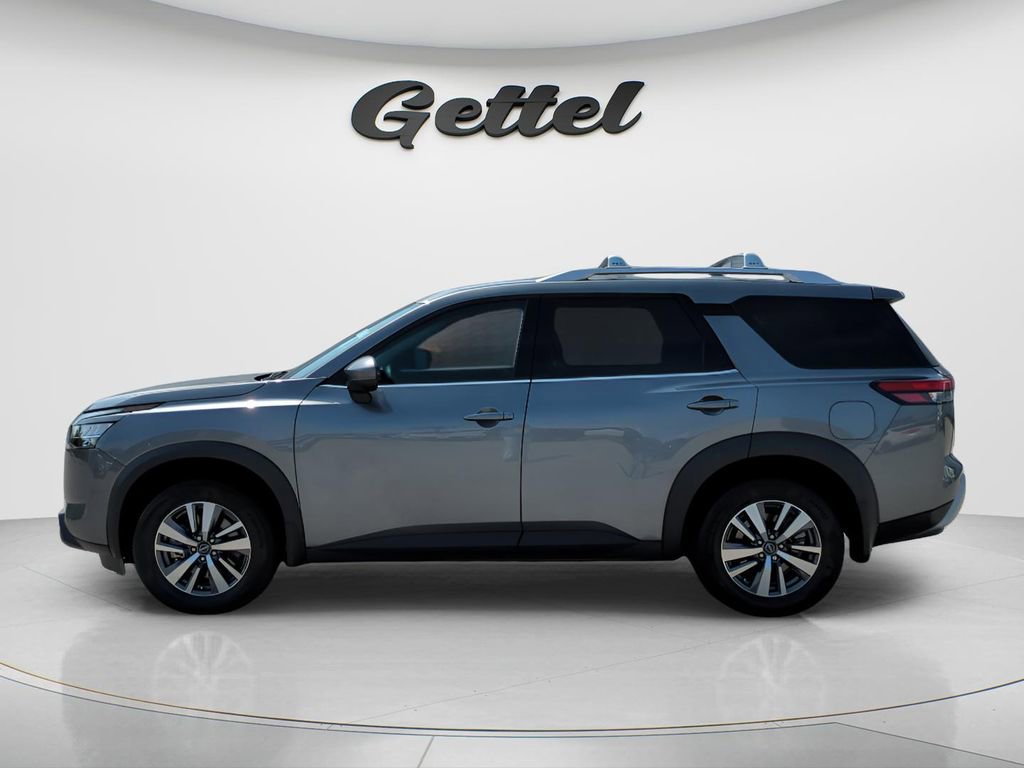 Certified 2024 Nissan Pathfinder SL w/ Black Appearance Package image 7