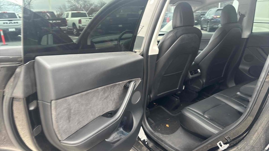 Used 2021 Tesla Model Y Long Range image 9