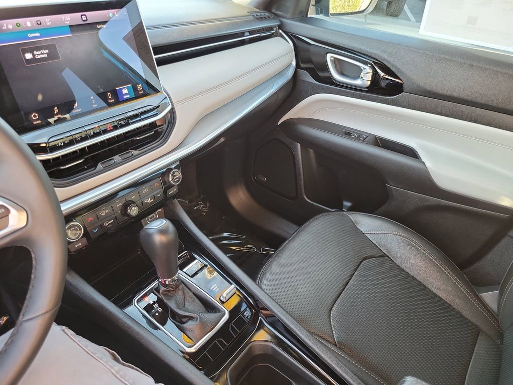 Used 2023 Jeep Compass Limited w/ Elite Group image 11