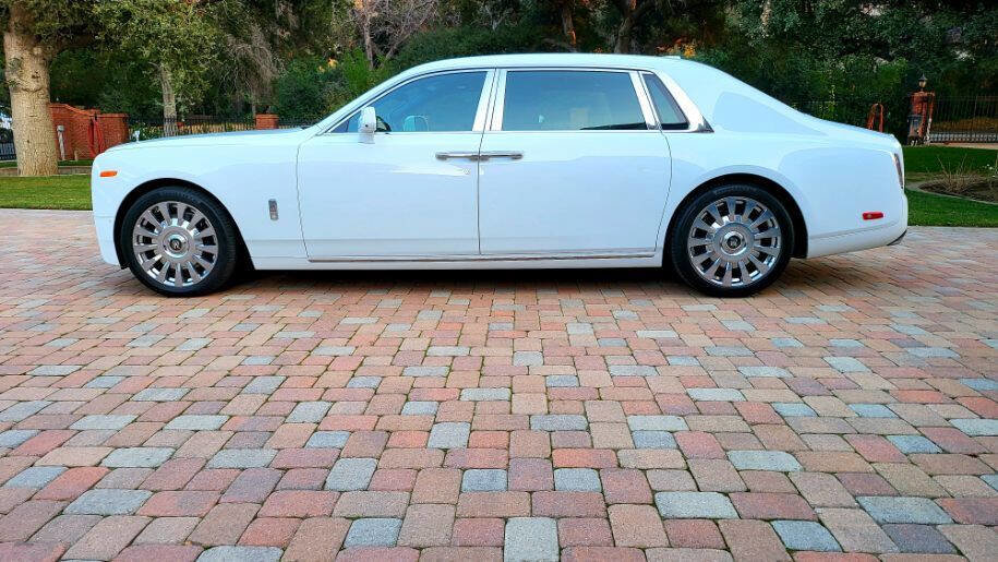Used 2019 Rolls-Royce Phantom Extended Wheelbase image 2