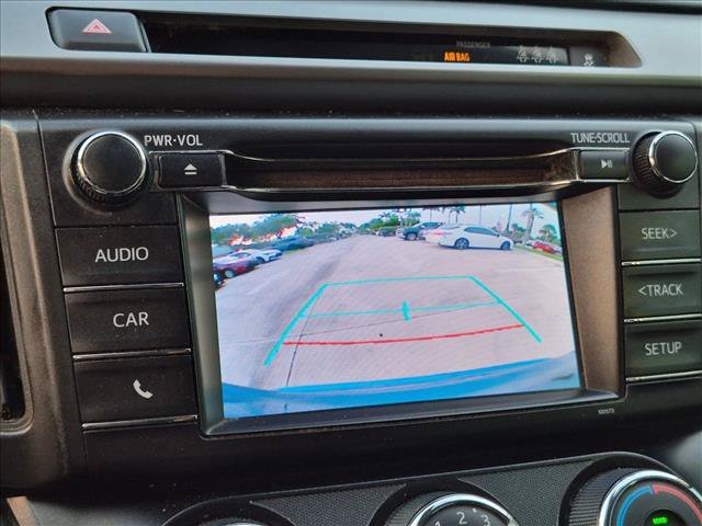 Used 2018 Toyota RAV4 LE FWD image 19