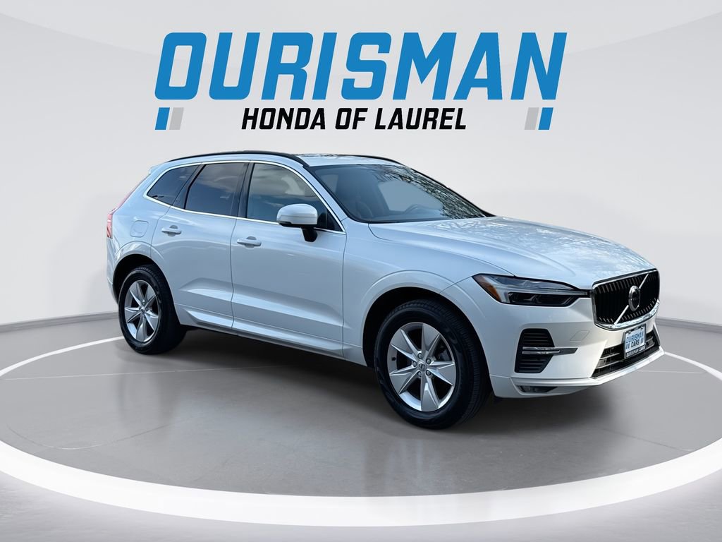 Used 2022 Volvo XC60 B5 Momentum image 2