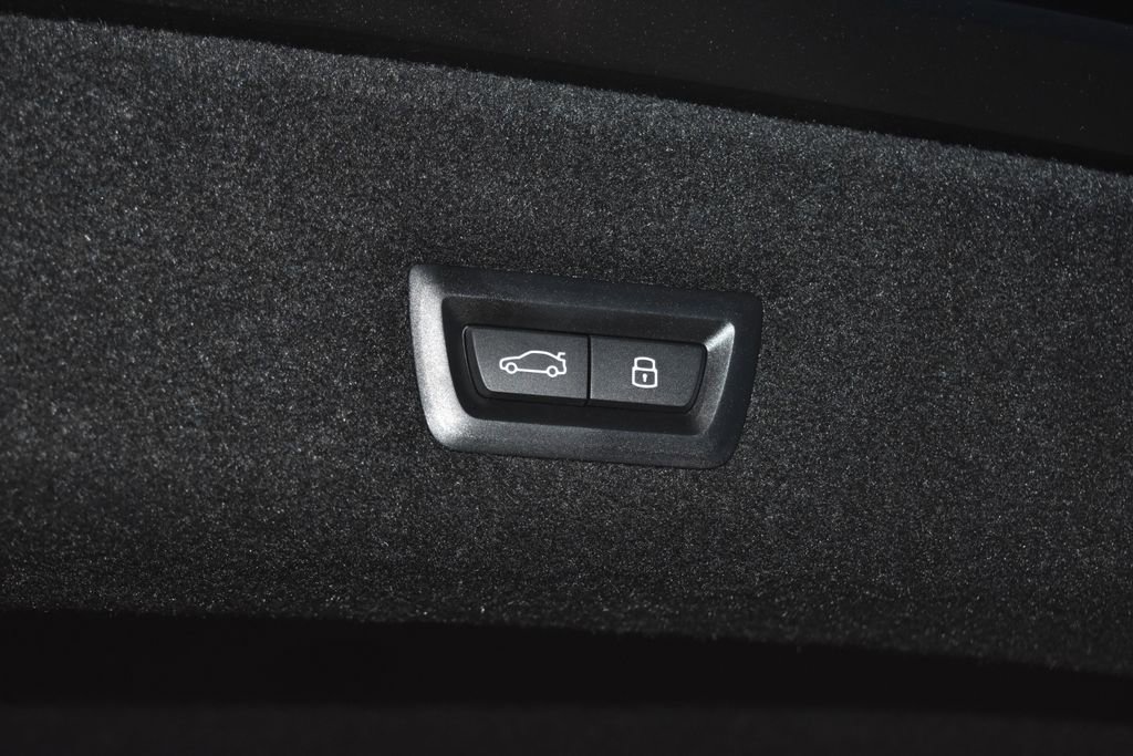 Certified 2024 BMW i7 xDrive60 image 25