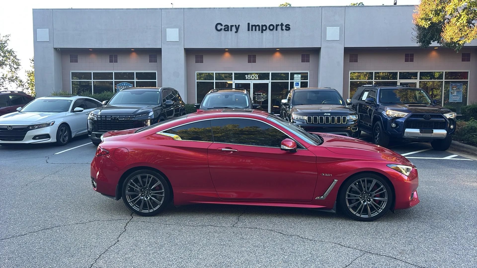 Used 2017 INFINITI Q60 Red Sport 400 RWD image 4