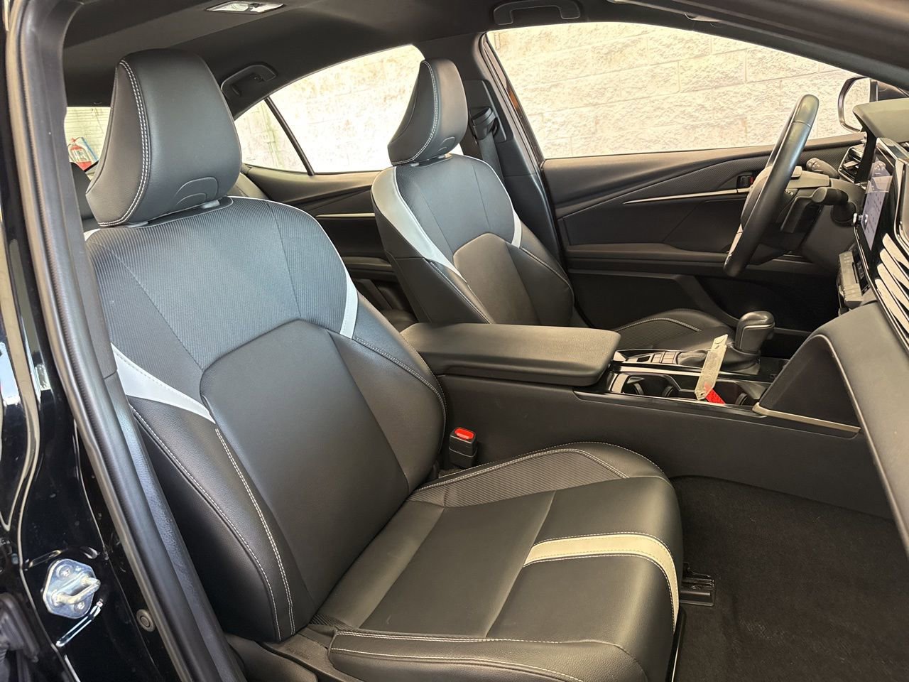 Used 2025 Toyota Camry SE w/ Convenience Package image 48