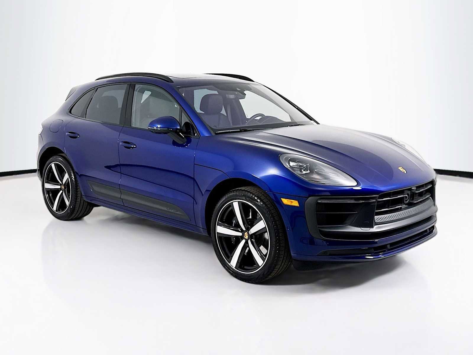 Certified 2025 Porsche Macan GTS image 7
