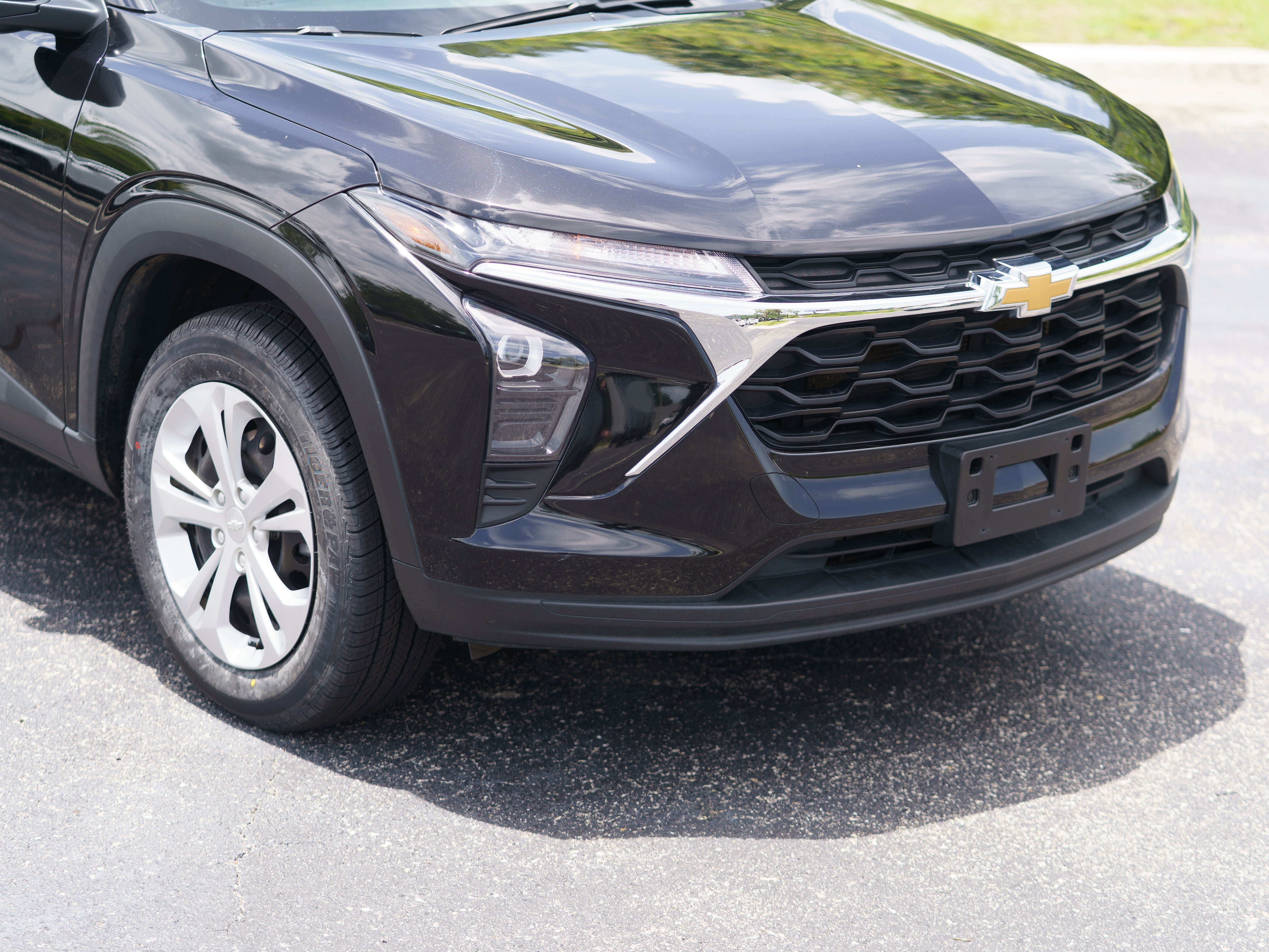 Used 2024 Chevrolet Trax LS FWD image 36