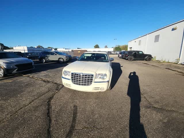 Used 2010 Chrysler 300 C w/ Luxury Group II AWD/4WD image 3