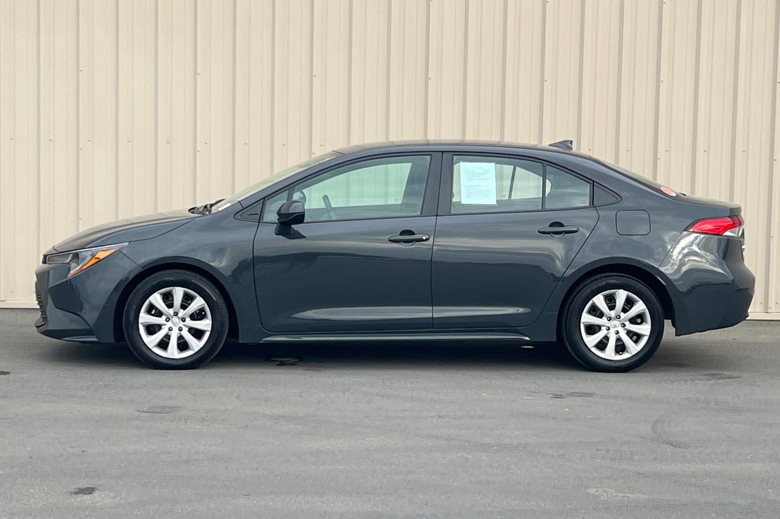 Used 2025 Toyota Corolla LE FWD image 10
