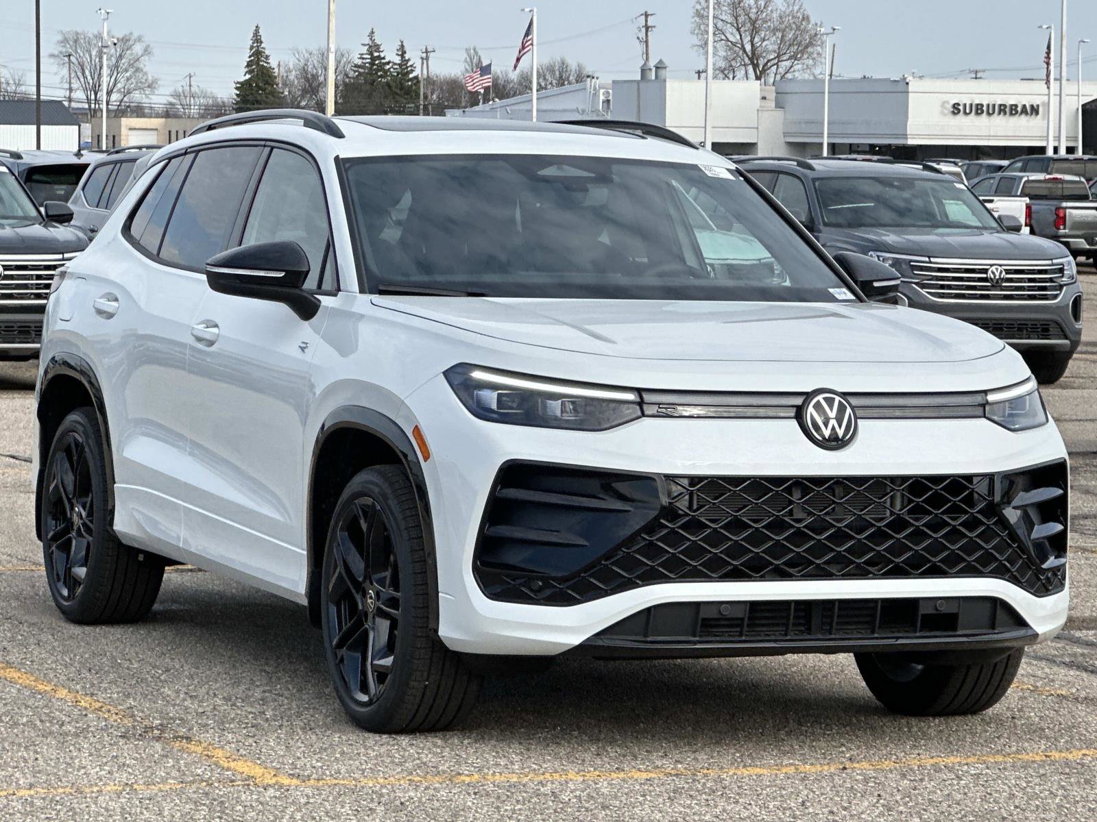 New 2026 Volkswagen Tiguan SE R-Line image 7