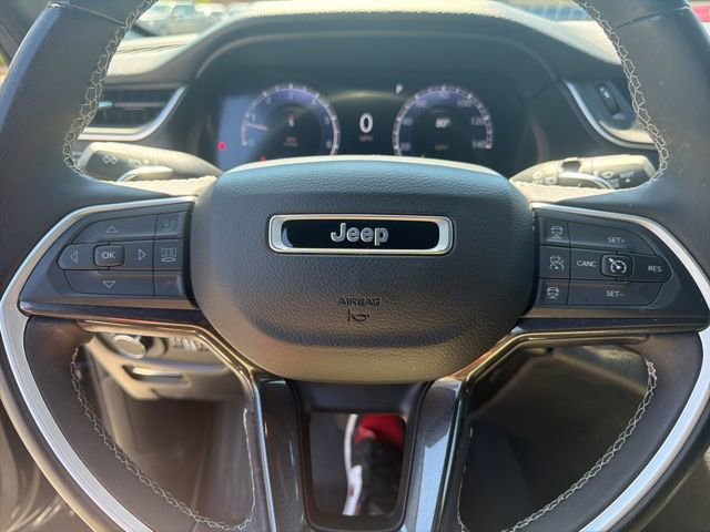 Used 2023 Jeep Grand Cherokee Altitude image 9