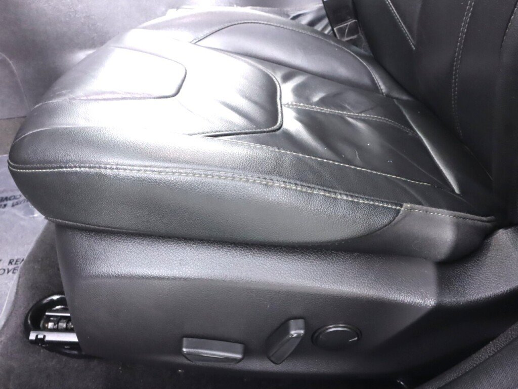 Used 2018 Ford Focus Titanium w/ Titanium Technology Package FWD image 31