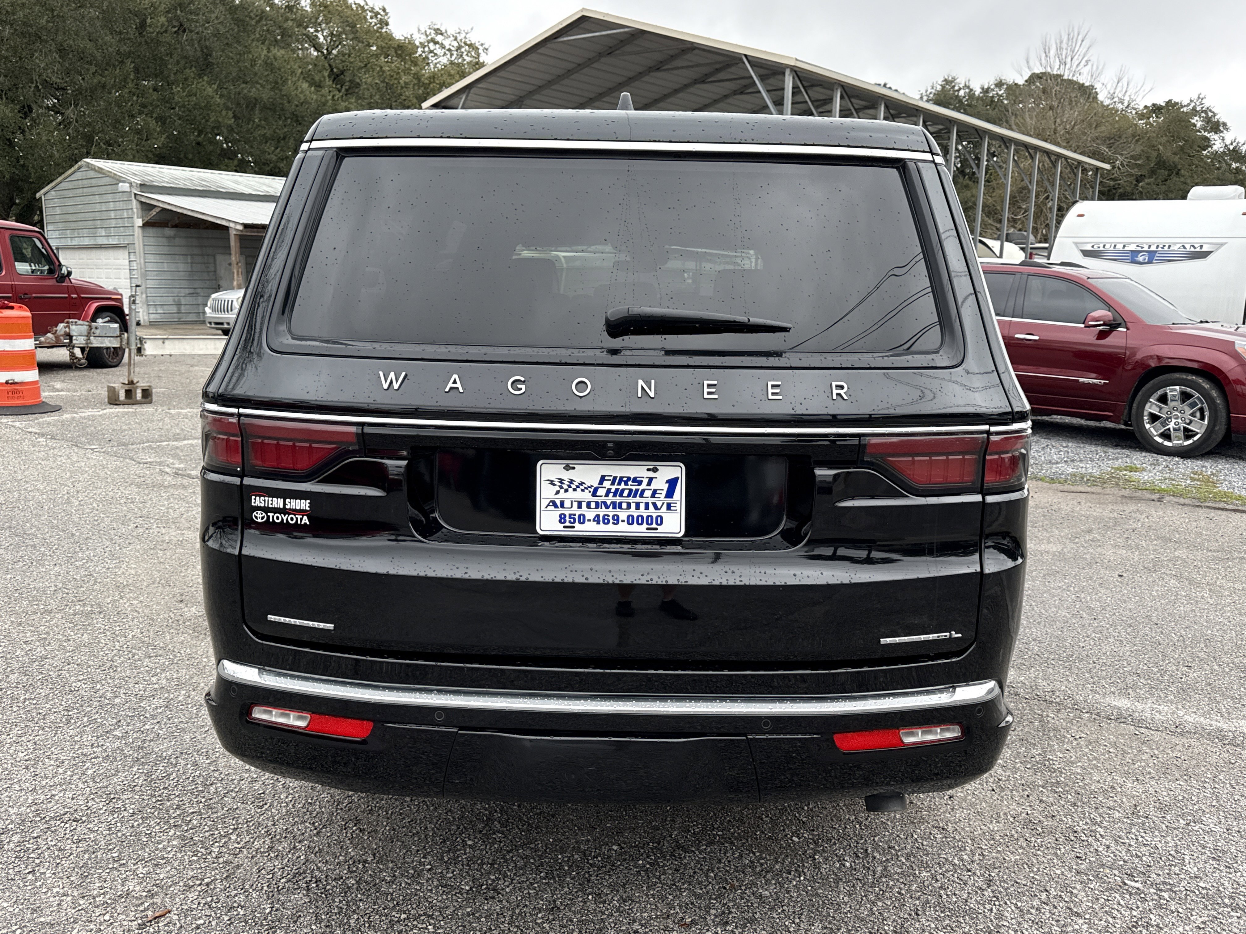 Used 2023 Jeep Wagoneer L Series III w/ Preferred Equipment Group image 4