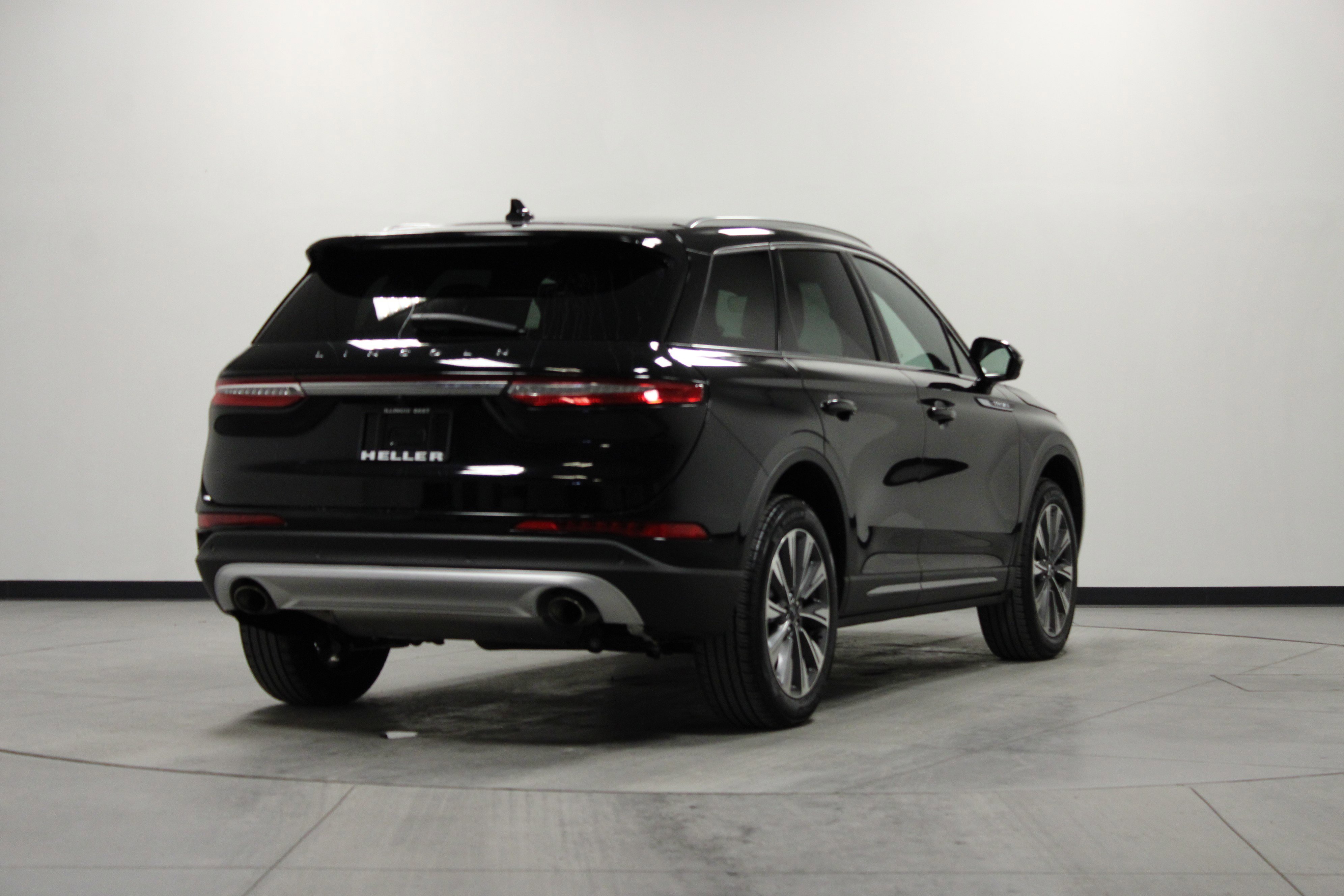 Used 2022 Lincoln Corsair Reserve w/ Elements Package image 4