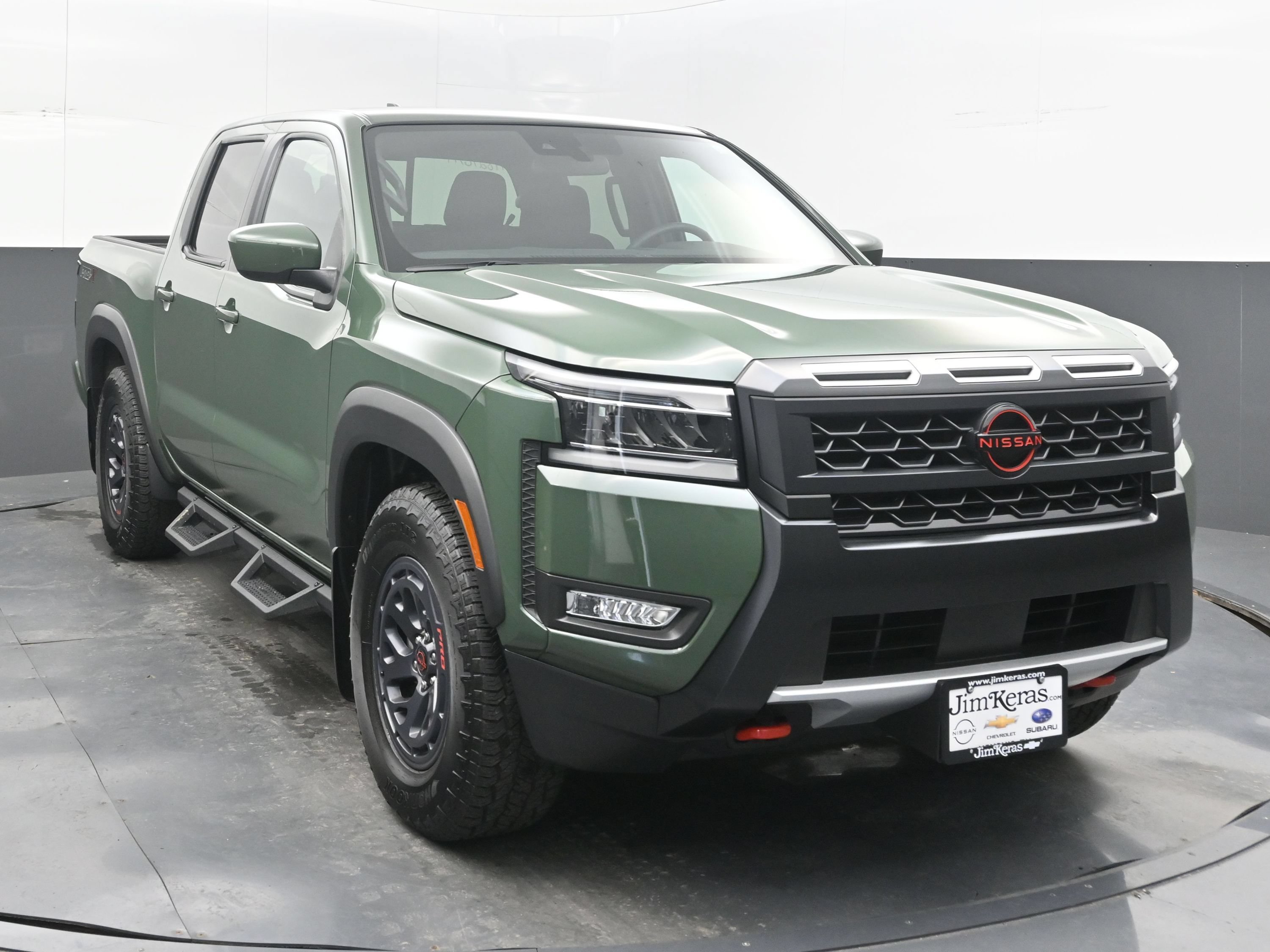 Used 2025 Nissan Frontier Pro-X RWD image 3