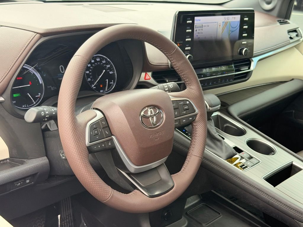 Certified 2024 Toyota Sienna Platinum FWD image 20
