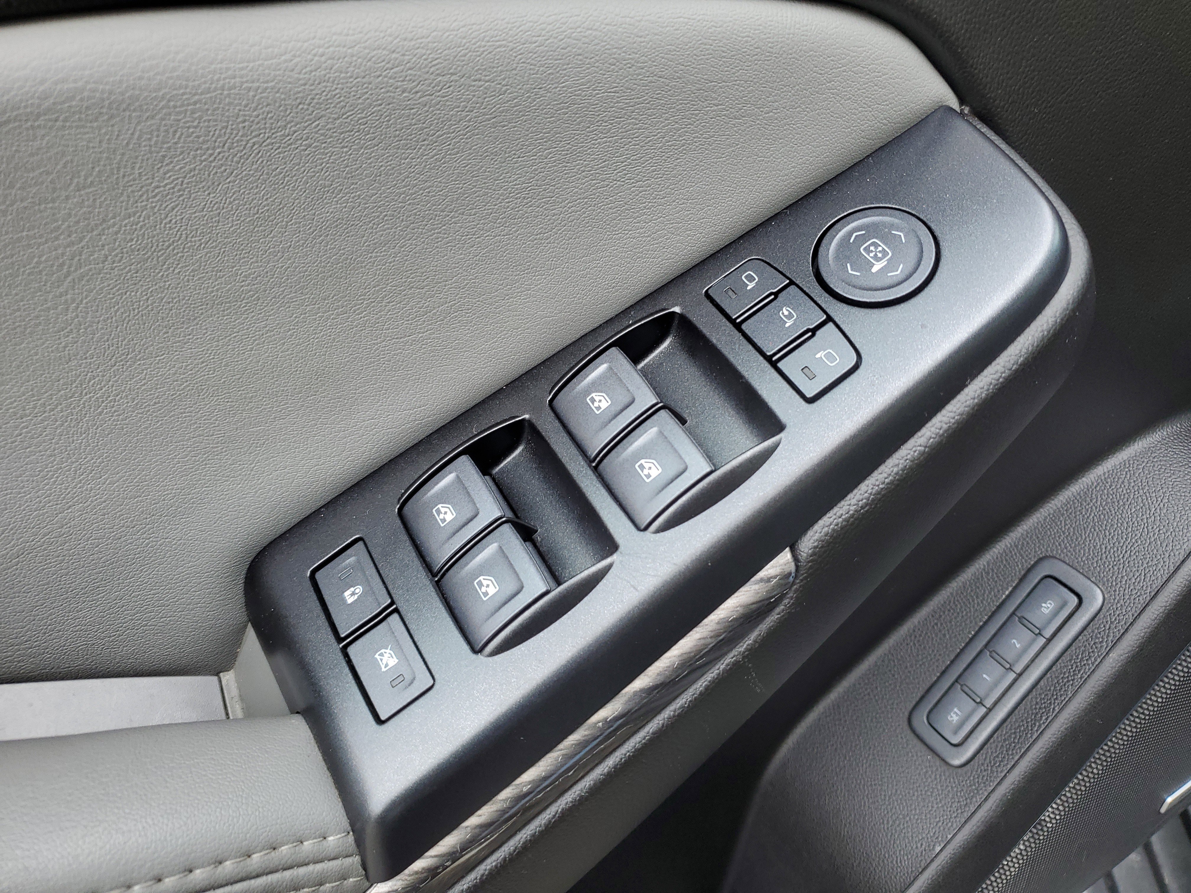 Used 2019 Chevrolet Tahoe LT w/ Luxury Package image 22