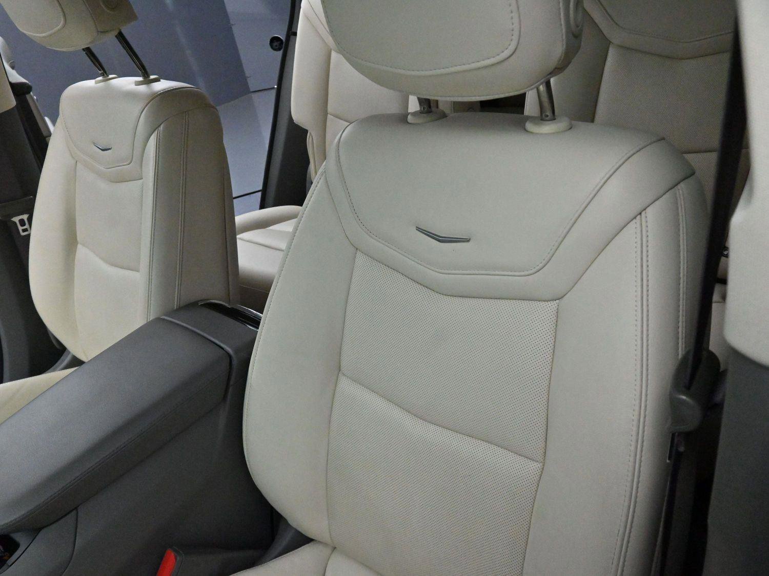 Certified 2022 Cadillac XT6 Premium Luxury image 18