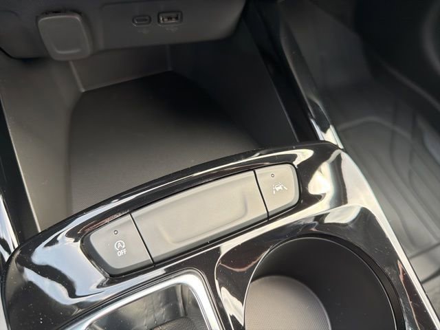 New 2026 Chevrolet Trax LT w/ Midnight Edition FWD image 18