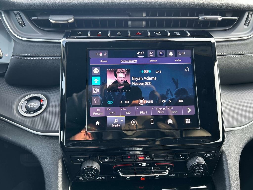 New 2025 Jeep Grand Cherokee L Altitude image 11