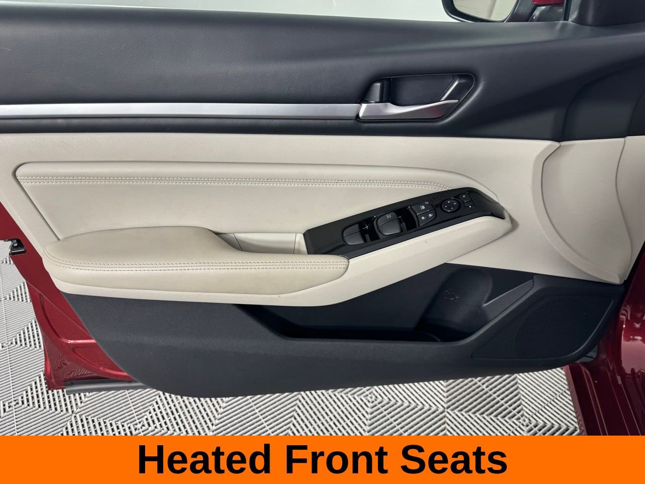 Used 2022 Nissan Altima 2.5 SV w/ SV Premium Package image 10