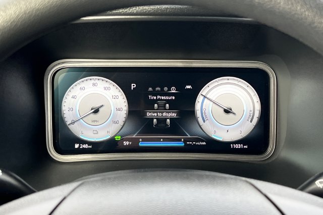 Used 2023 Hyundai Kona SE w/ Cargo Package FWD image 31