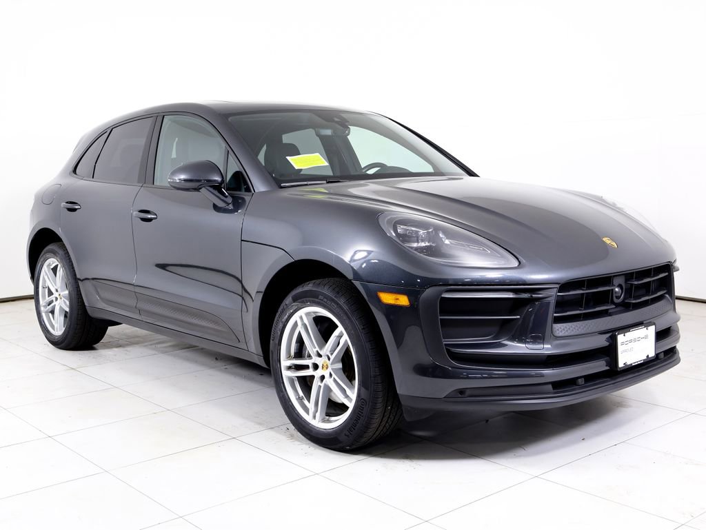 Certified 2024 Porsche Macan AWD/4WD image 30