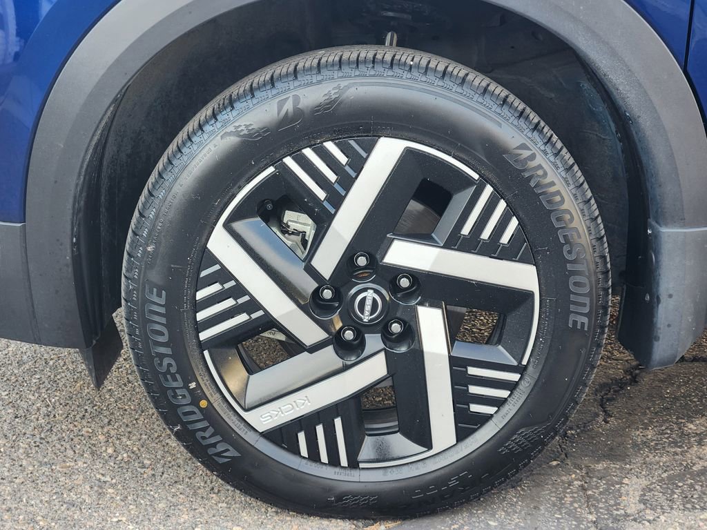 Certified 2025 Nissan Kicks SV image 16