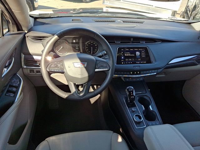 Certified 2023 Cadillac XT4 Luxury w/ Cold Weather Package image 13