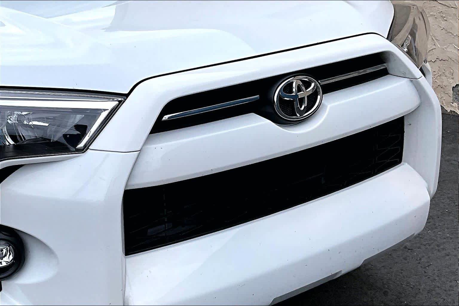 Used 2024 Toyota 4Runner SR5 RWD image 29