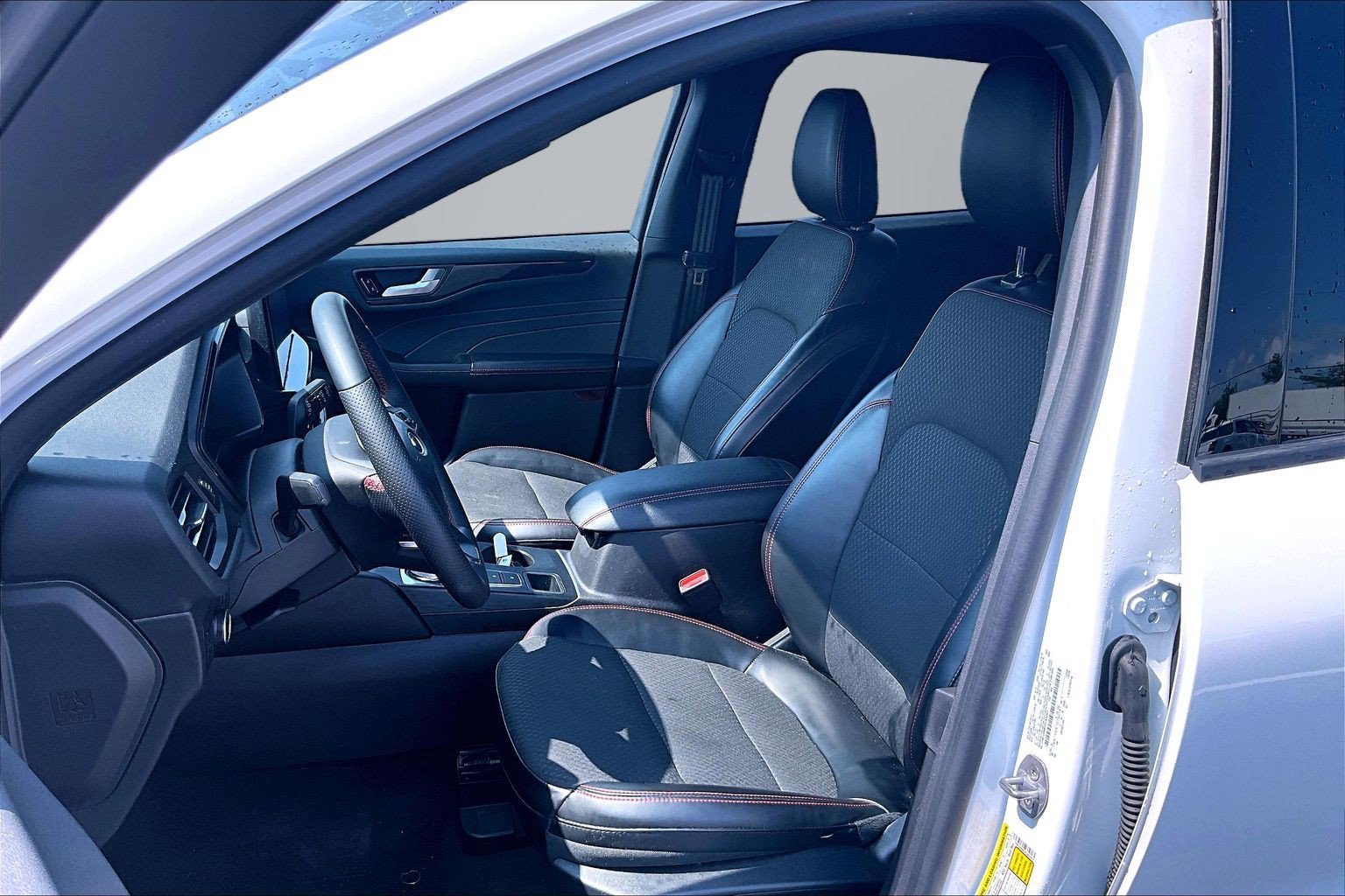 Used 2023 Ford Escape ST-Line w/ Tech Pack #1 AWD/4WD image 16