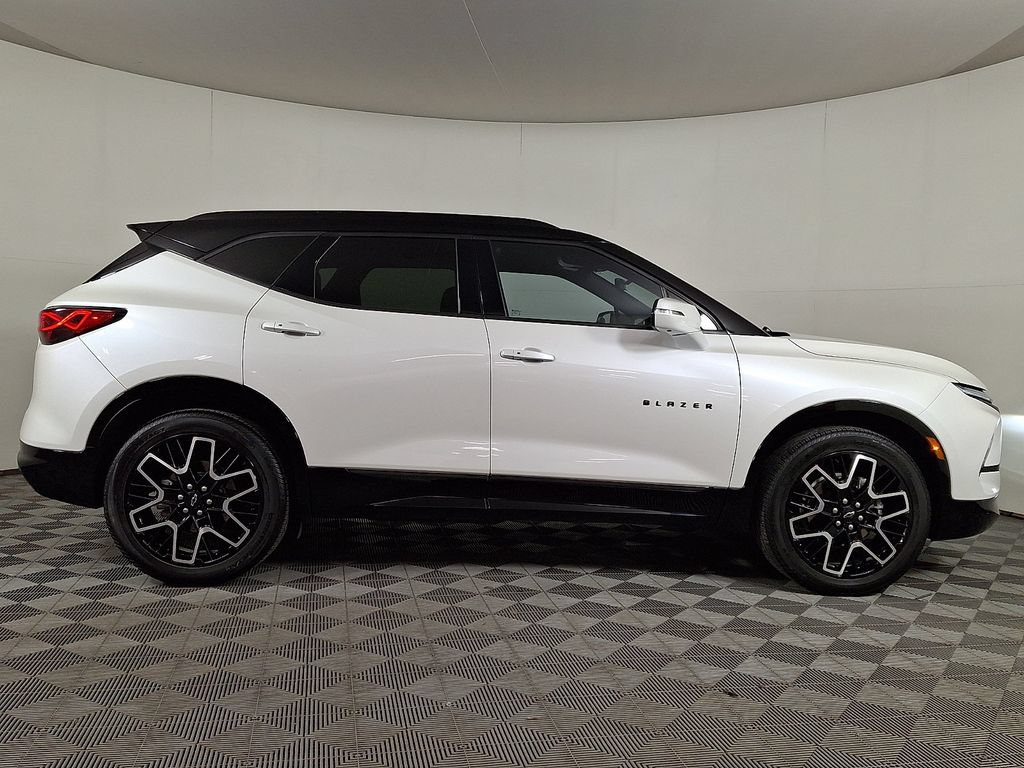 Used 2023 Chevrolet Blazer RS w/ Driver Confidence II Package FWD image 10