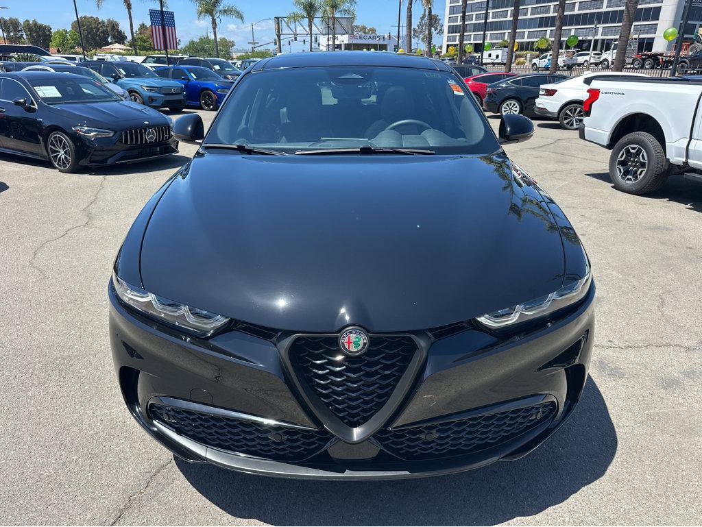 Used 2024 Alfa Romeo Tonale Ti w/ Premium Interior Package AWD/4WD image 2