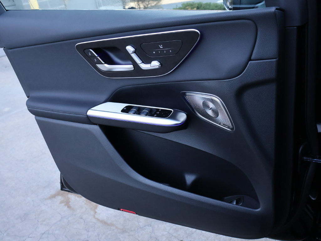 New 2026 Mercedes-Benz GLC 300 4MATIC image 38