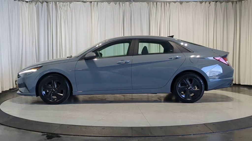 Used 2021 Hyundai Elantra SEL FWD image 6