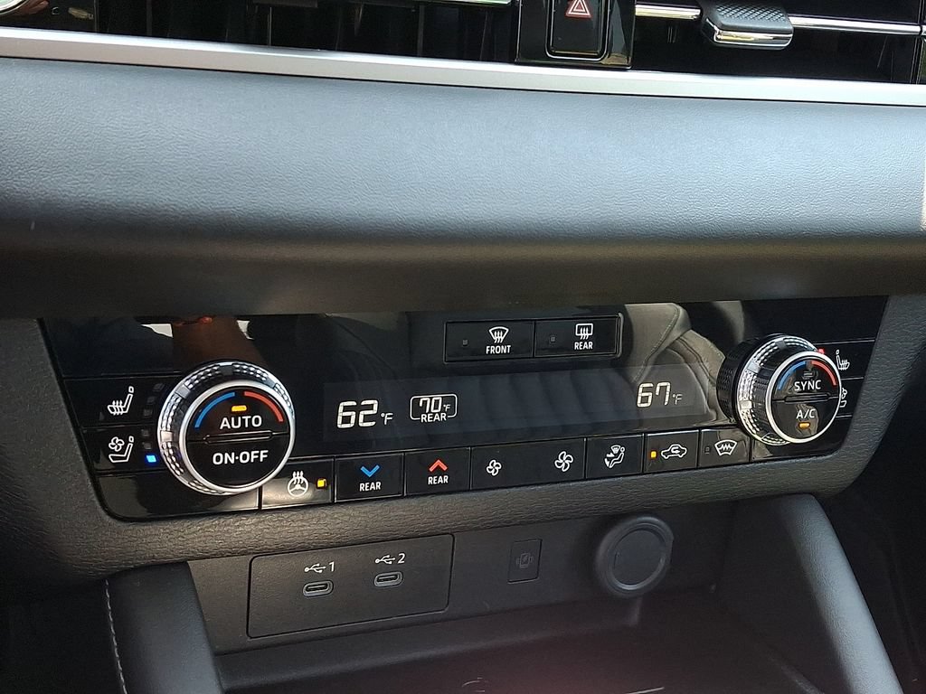 Used 2025 Mitsubishi Outlander SEL AWD/4WD image 17