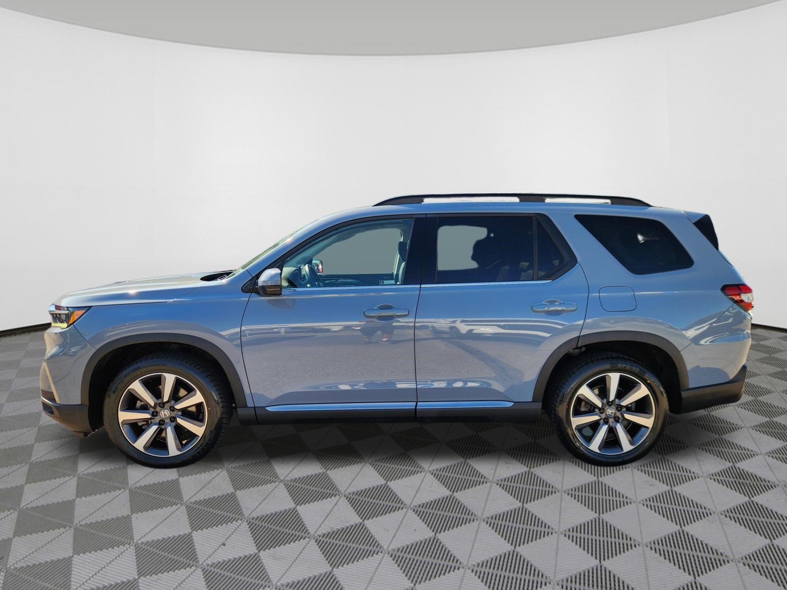 Certified 2023 Honda Pilot Touring image 5