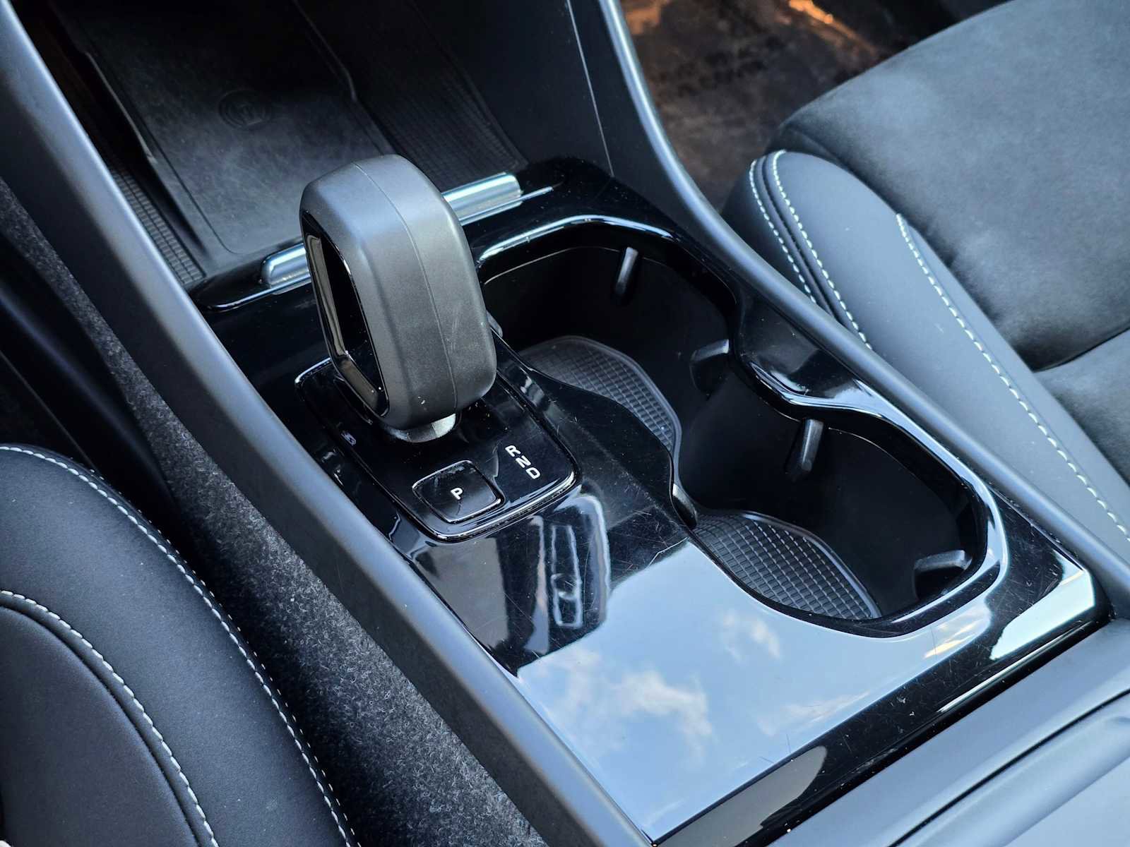 Certified 2023 Volvo C40 P8 Recharge Plus image 26