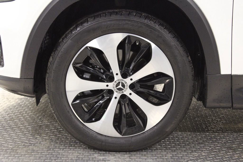 Certified 2026 Mercedes-Benz GLB 250 4MATIC image 17