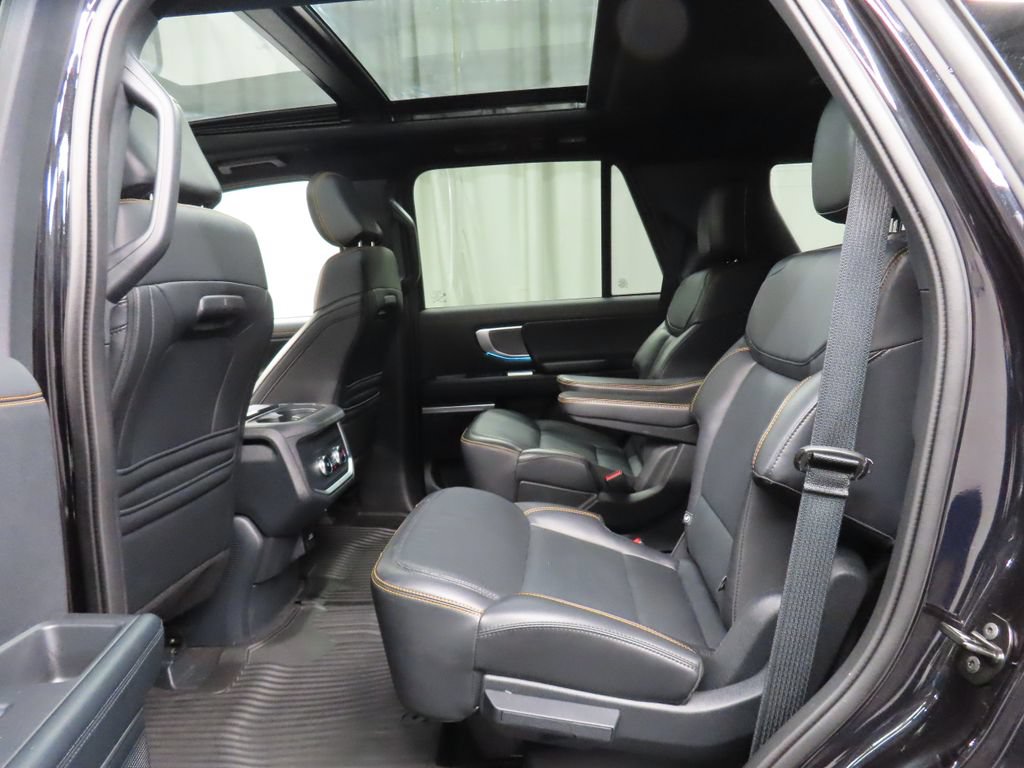 Used 2025 Ford Expedition Tremor AWD/4WD image 13