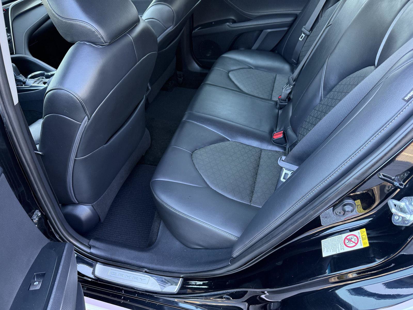 Used 2018 Toyota Camry XSE FWD image 14
