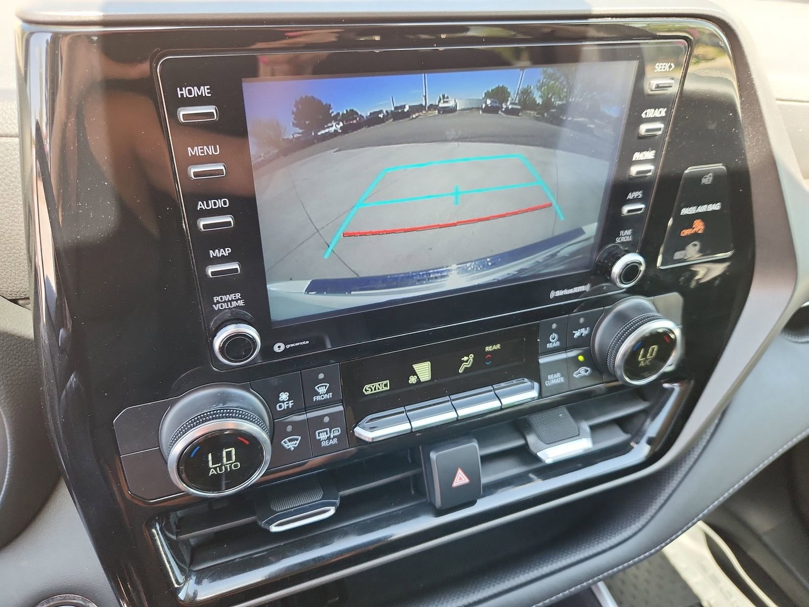 Used 2022 Toyota Highlander L AWD/4WD image 23