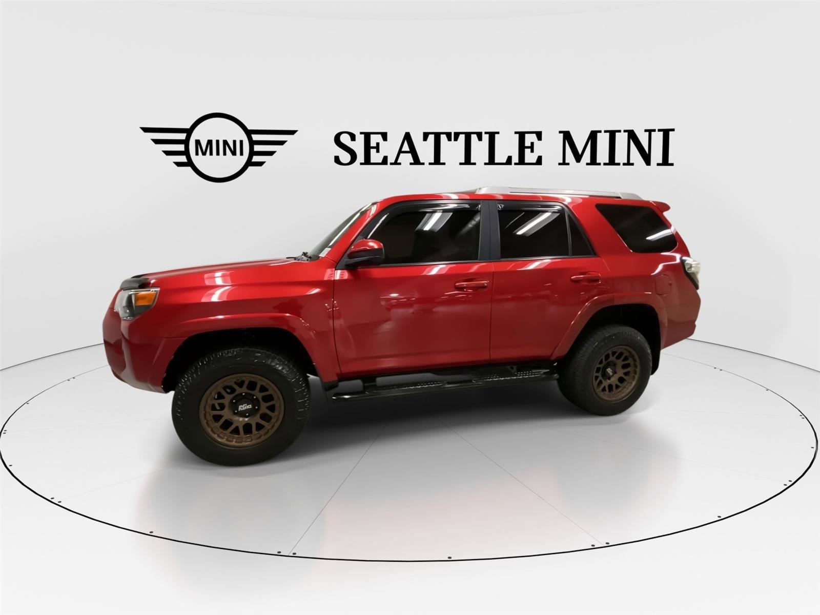 Used 2015 Toyota 4Runner SR5 image 6