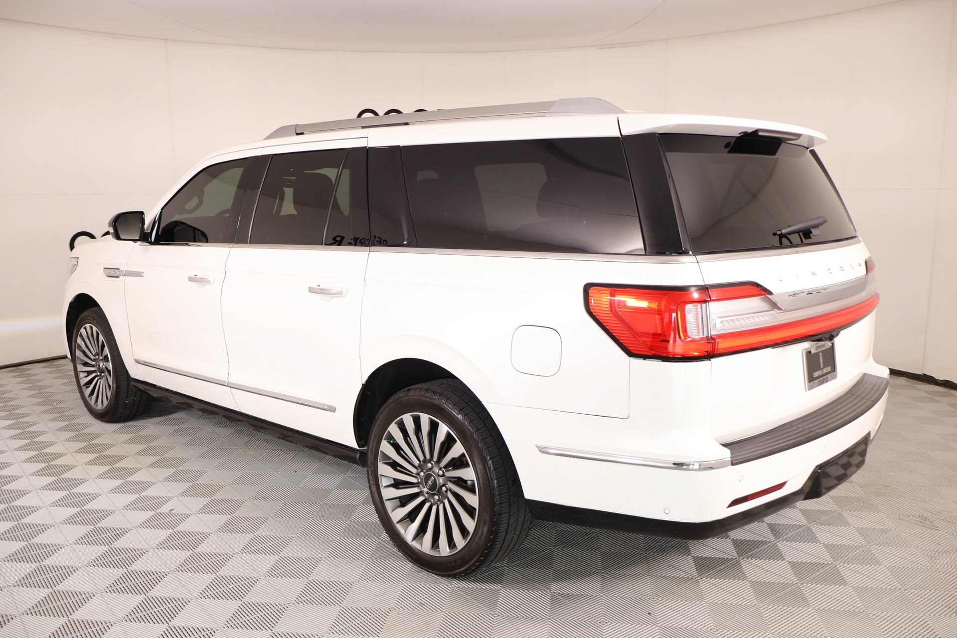 Used 2019 Lincoln Navigator L Reserve AWD/4WD image 25