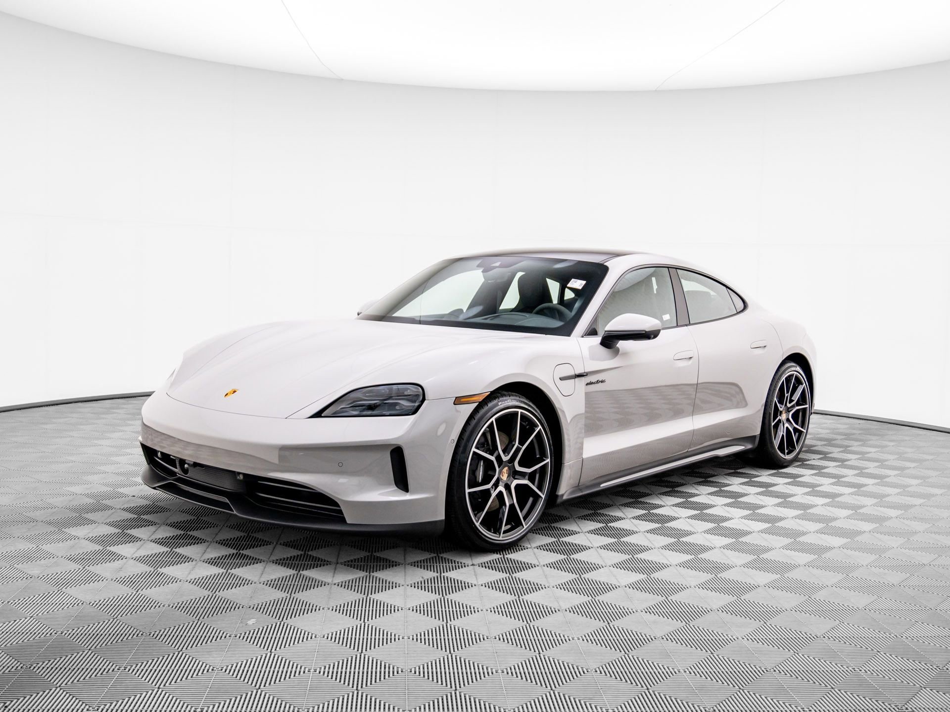 New 2025 Porsche Taycan image 1